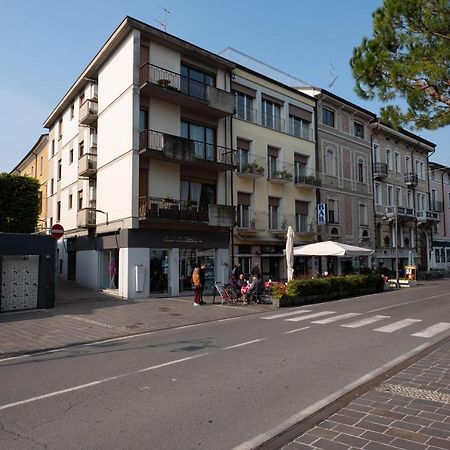 By The Lake Apartments - Centro Storico Desenzano del Garda Exterior photo