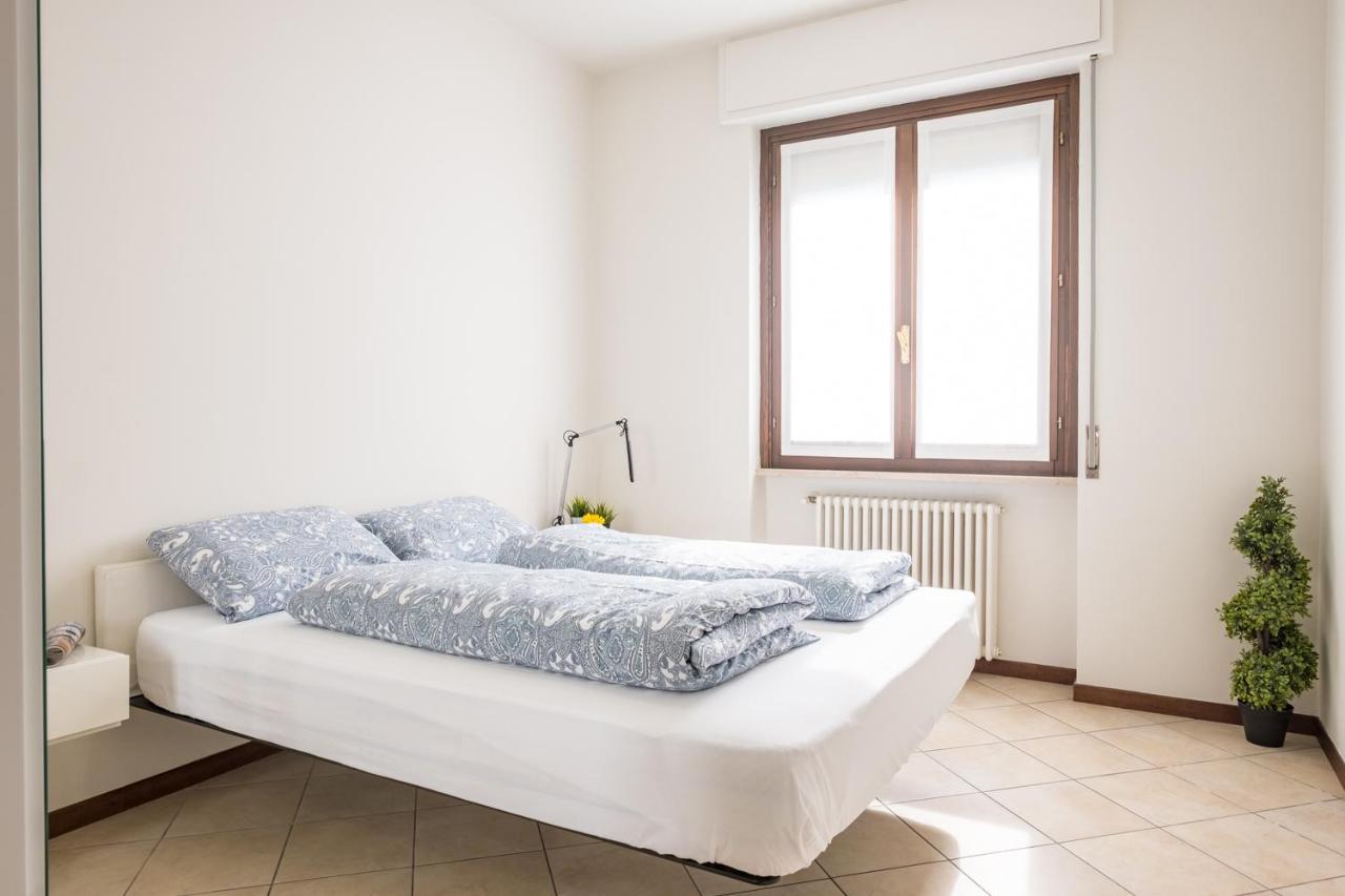 By The Lake Apartments - Centro Storico Desenzano del Garda Exterior photo