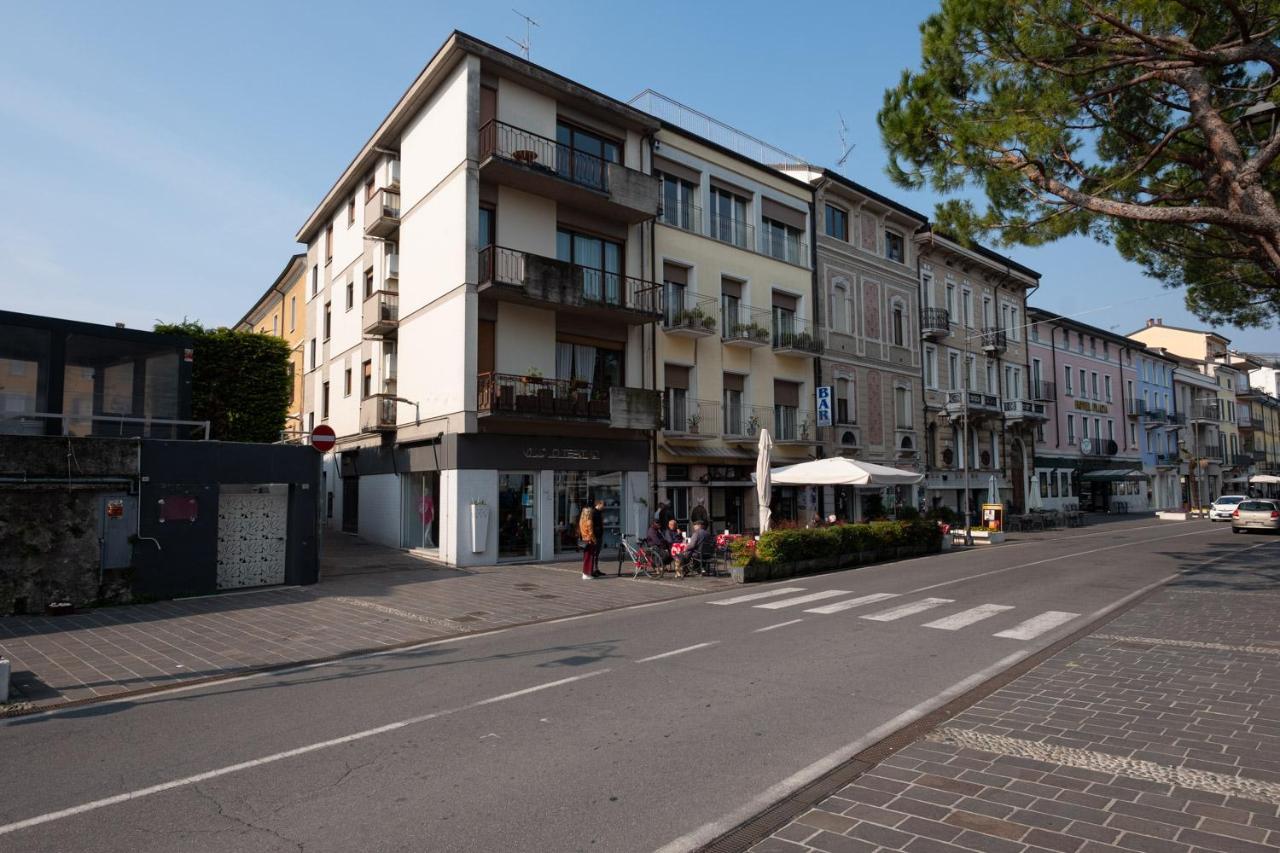 By The Lake Apartments - Centro Storico Desenzano del Garda Exterior photo